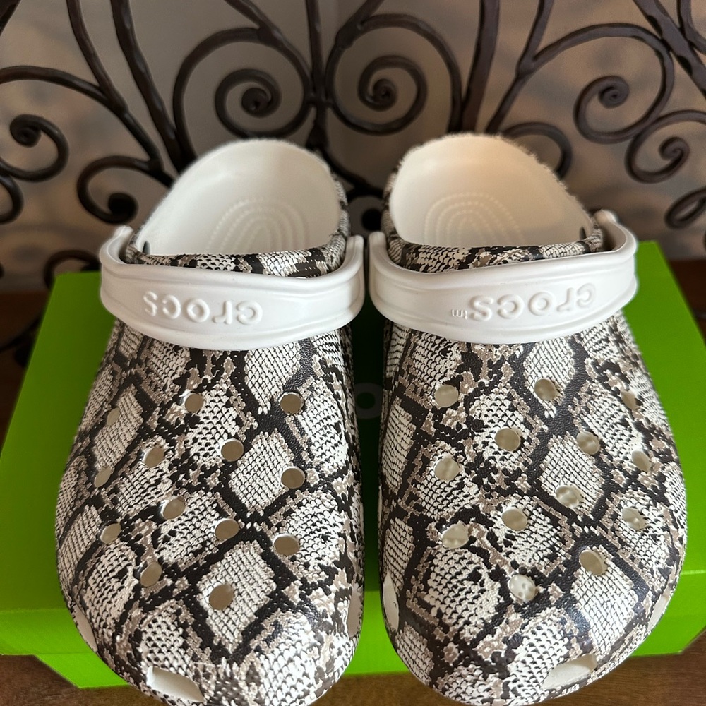 CROCS Classic Clog in Black & White Snake Print